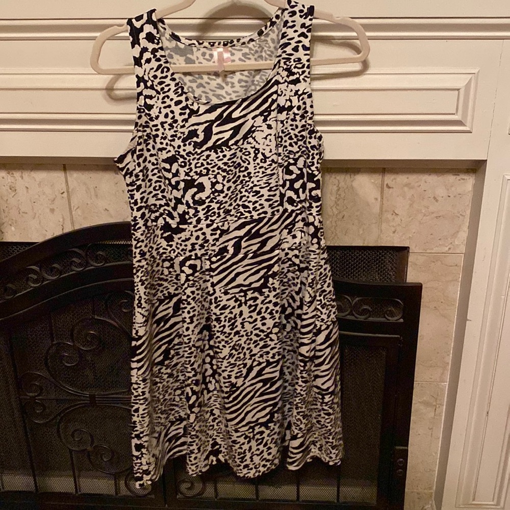 Rue21 Zebra print dress in size large; EUC